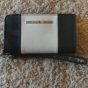 Michael Kors phone wallet